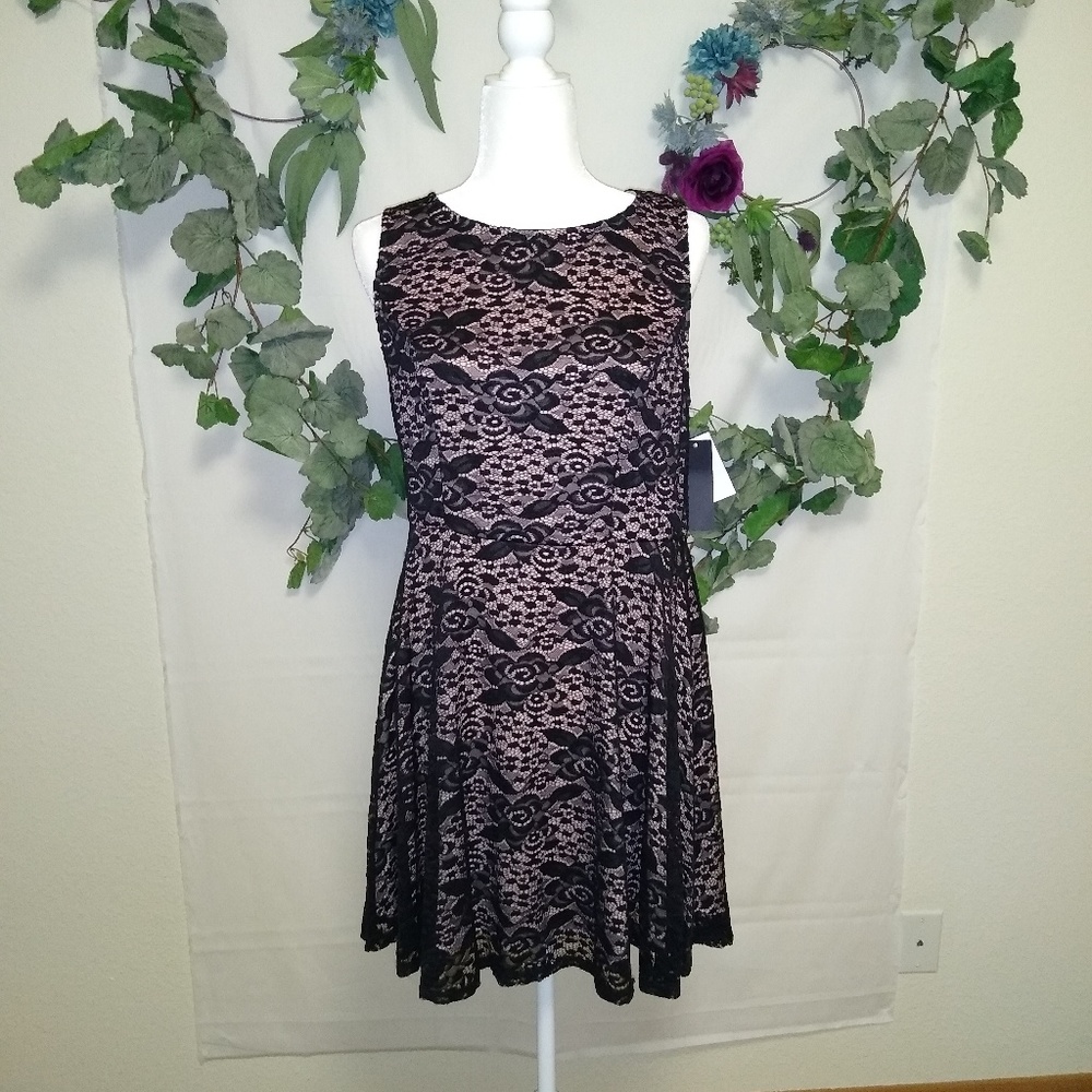 🍁Black Lace Skater Dress, Lined NWT